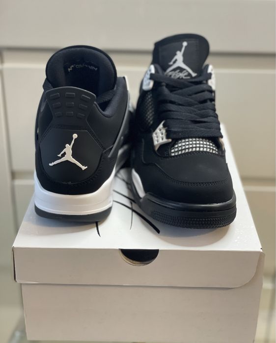Air Jordan 4 White Thunder Retro Black