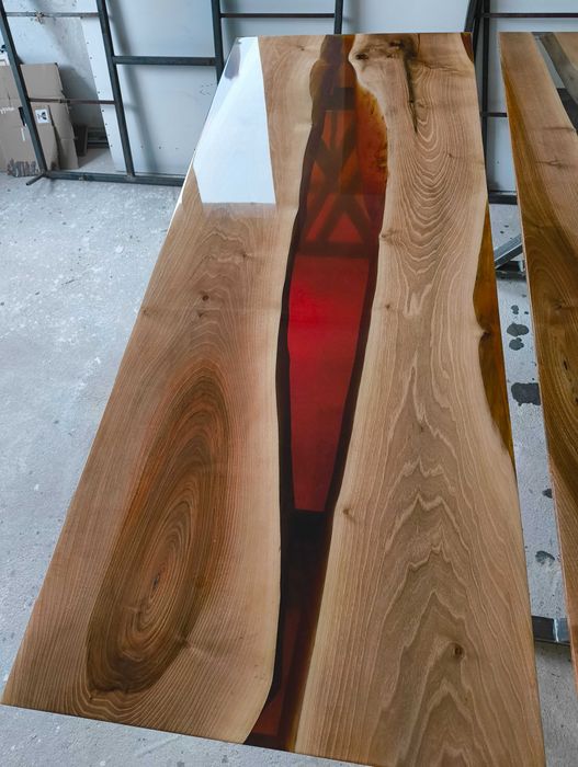 Луксозни трапезни маси от орех и епоксидна смола