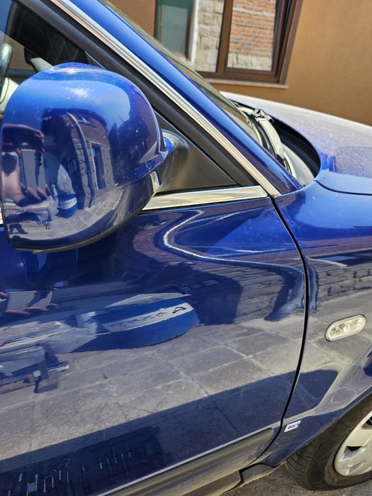 Продавам дясно огледало за пасат passat b5.5