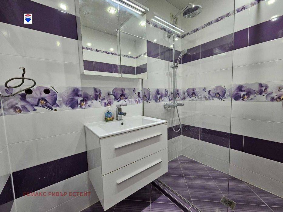 Продава се Тристаен апартамент в Русе, Чародейка - Юг - 90 кв.м за 1033 €/кв.м - Снимка #11