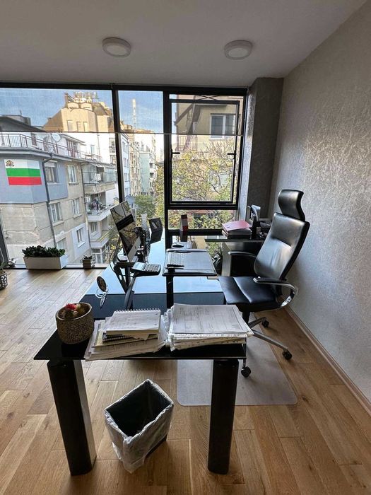 Дава се под наем Офис в Варна, Център - 83 кв.м за 1994.61 € - Снимка #6