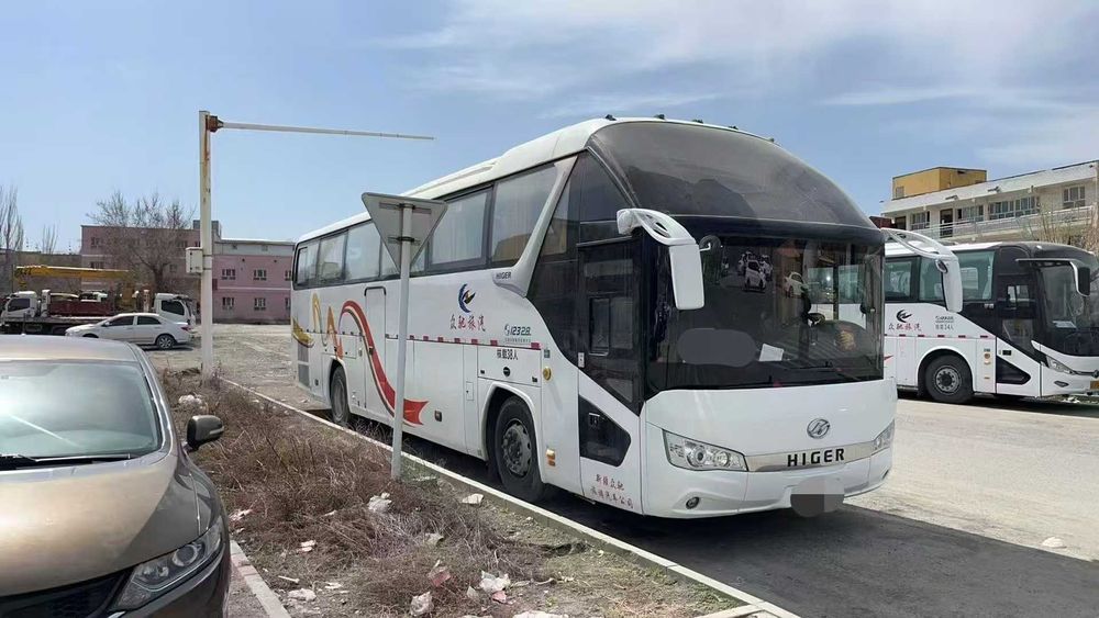 出售2019年3月海格38座2+1大巴车