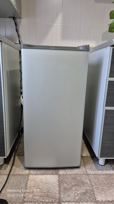 Новый холодильник 73L