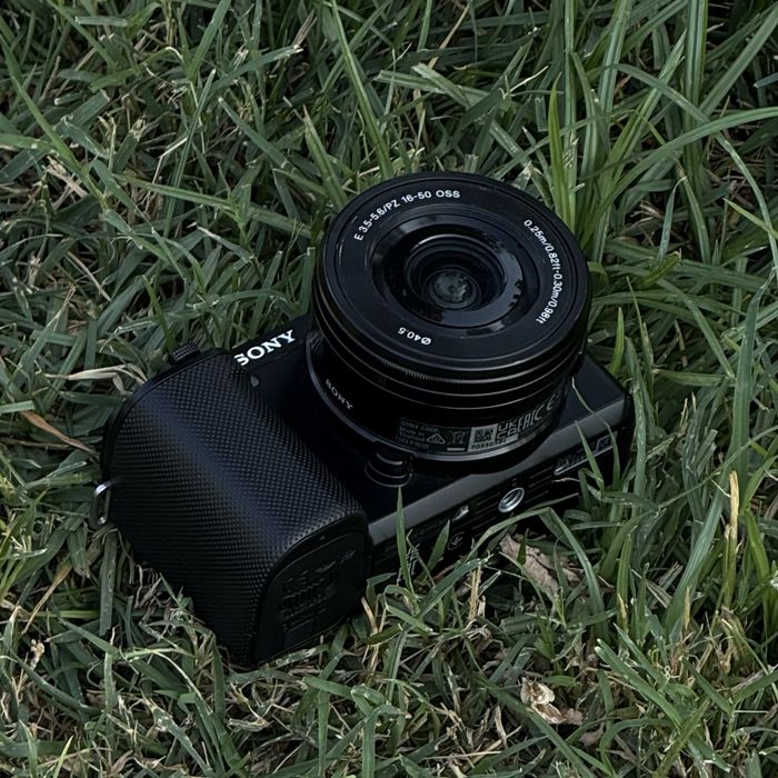 Sony ZV E10 va DJI RS 4 mini