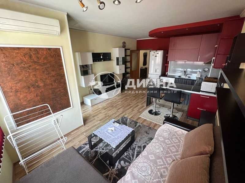 Продава се Двустаен апартамент в Пловдив, Кършияка - 68 кв.м за 2059 €/кв.м - Снимка #2