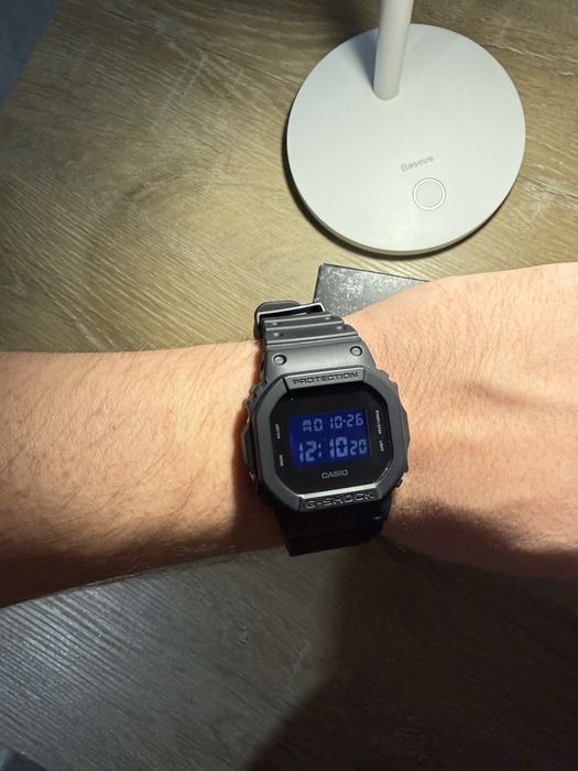 Часы Casio G-Shock DW-5600