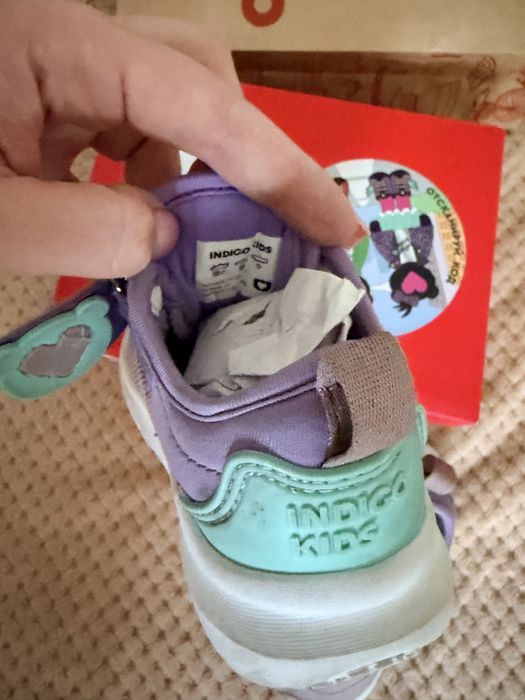 Продам детские кроссовки Indigo Kids