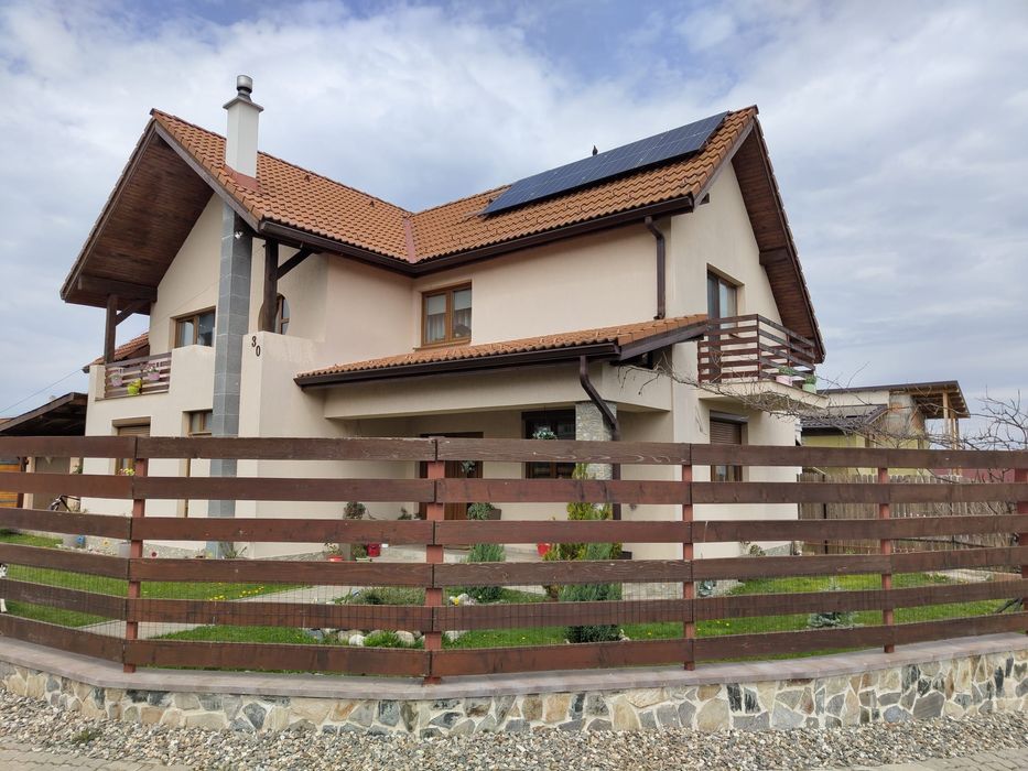 Casa de Vanzare in Sura Mica