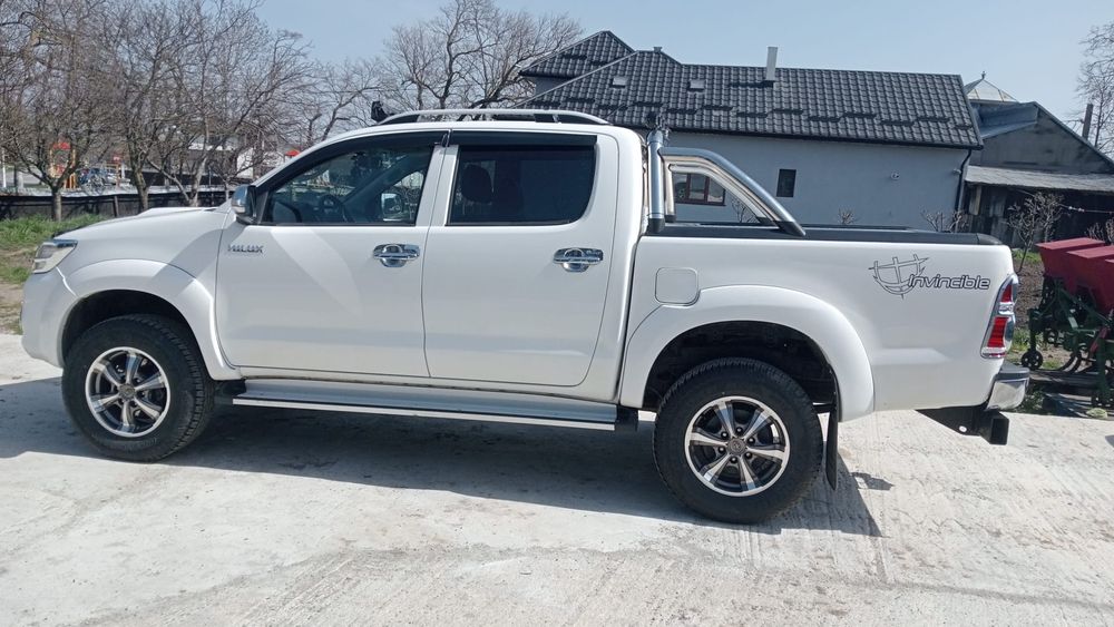 Toyota Hilux 3.0 automat 2015, recent înmatriculat, accept variante +- dif