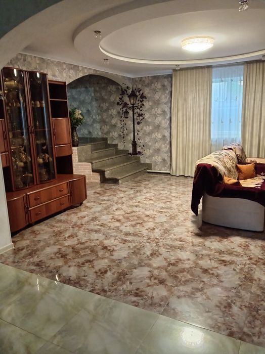 Продам дом-дачу состоящую из 7 комнат