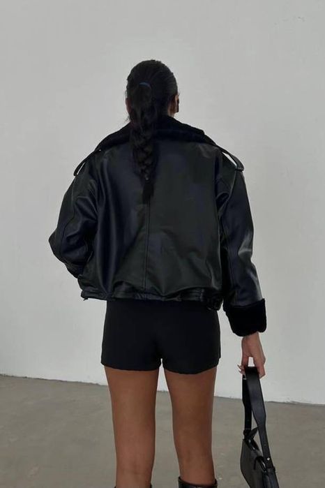 Късо кожено бомбер яке