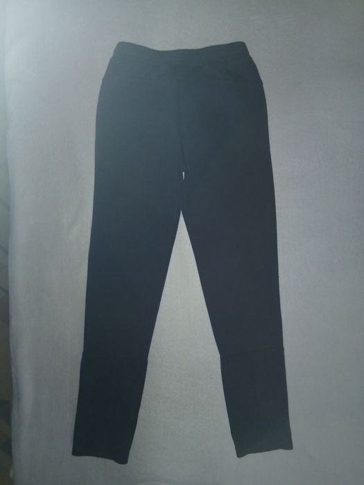 Vând pantaloni de trening Puma ptr.băiat