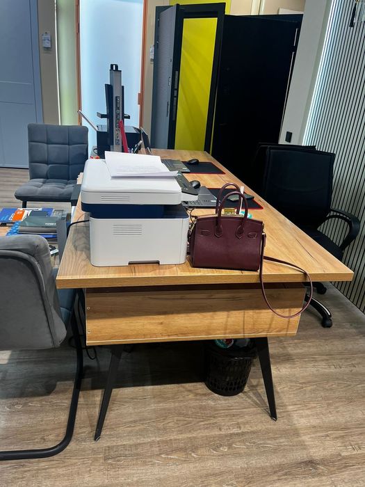 Офисный рабочий стол