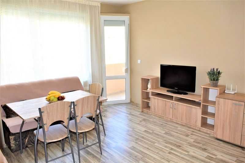 Дава се под наем Двустаен апартамент в Бургас, Възраждане - 65 кв.м за 200 € - Снимка #4