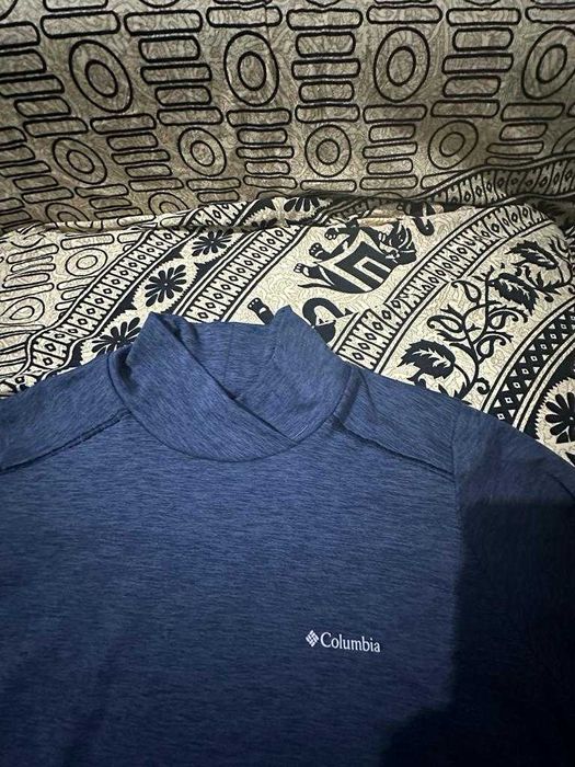 Продам спортивную кофту