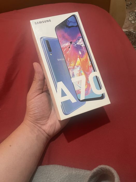 Самсунг А70. 128 Gb