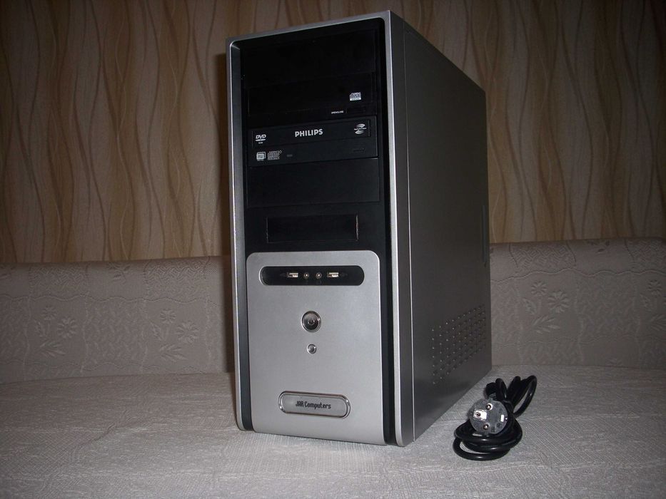 Компютър с "WINDOWS 11"