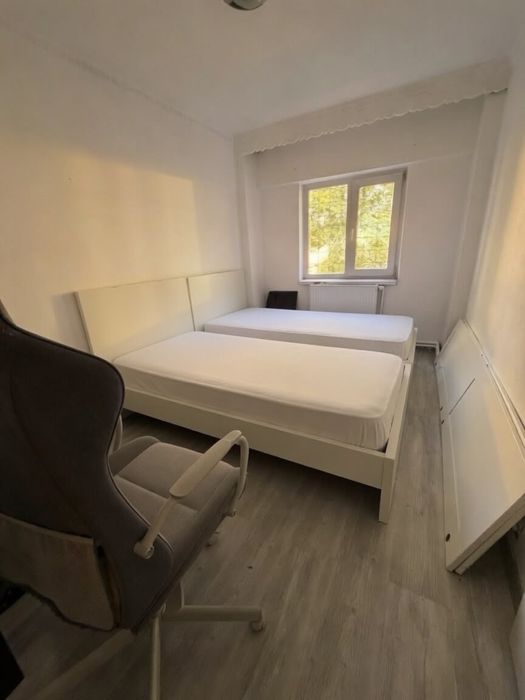 Urgent:Vand apartament 3 camere decomandate
