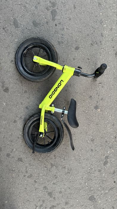 Продам беговел, новый