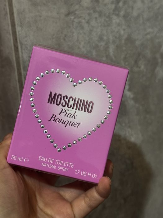 Moschino pink bouquet