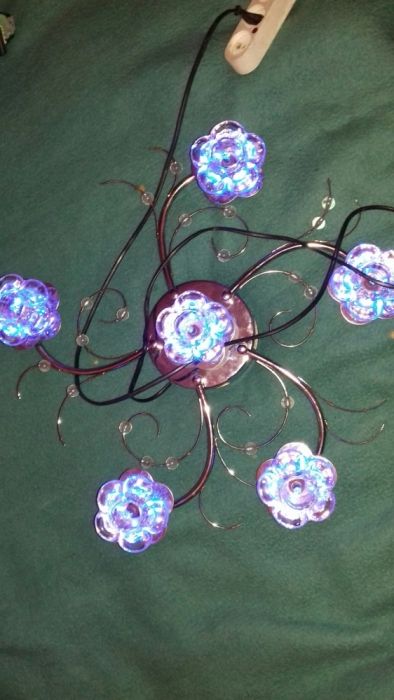 Lustra-candelabru leduri albastre si becuri halogen 12V cu telecomanda