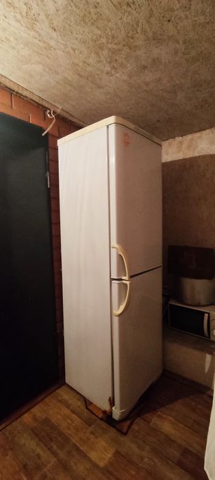 Продам холодильник