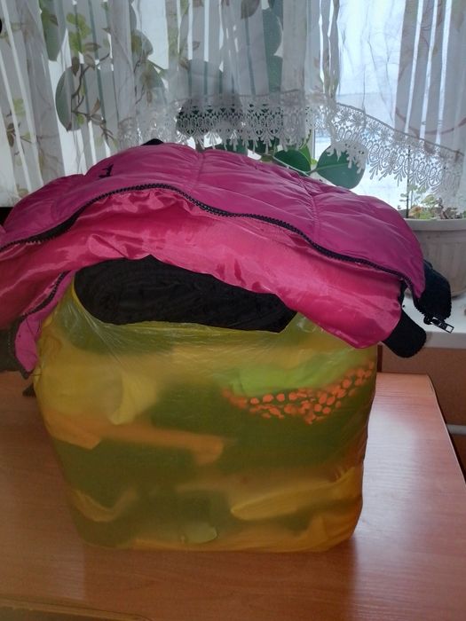 Продам пакет вещей на девочку.
