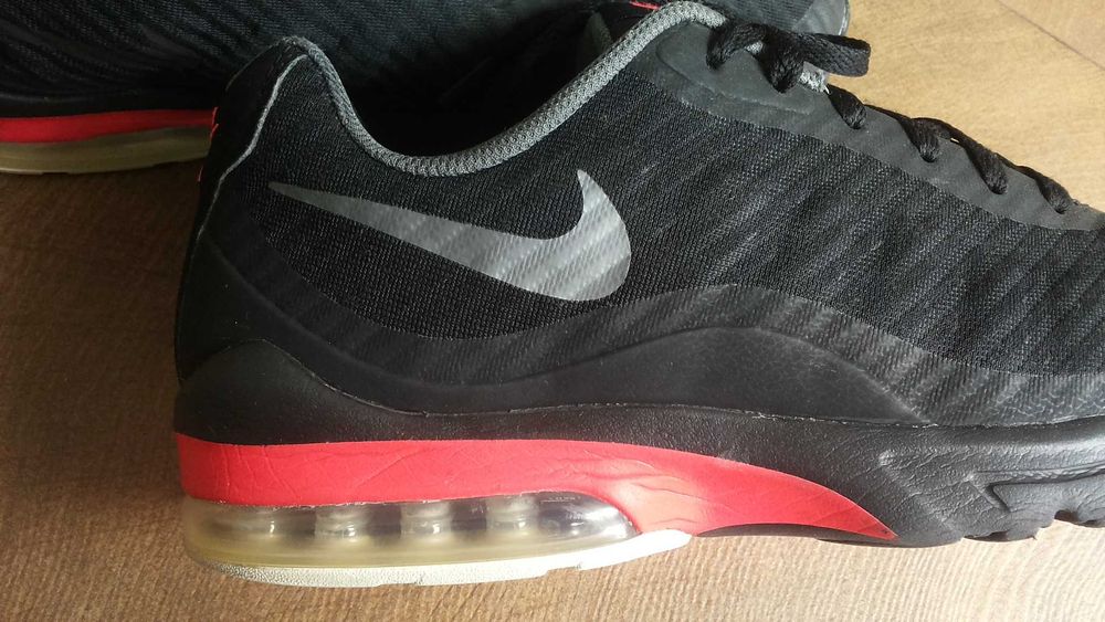 NIKE AIR MAX INVIGOR SE Размер EUR 43 / UK 8,5 маратонки 216-14-S