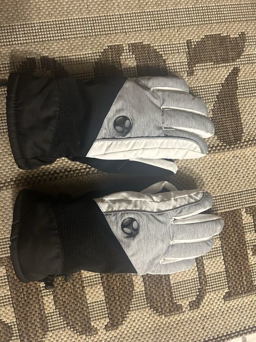 Ръкавици за ски на марката Mountain Warehouse
