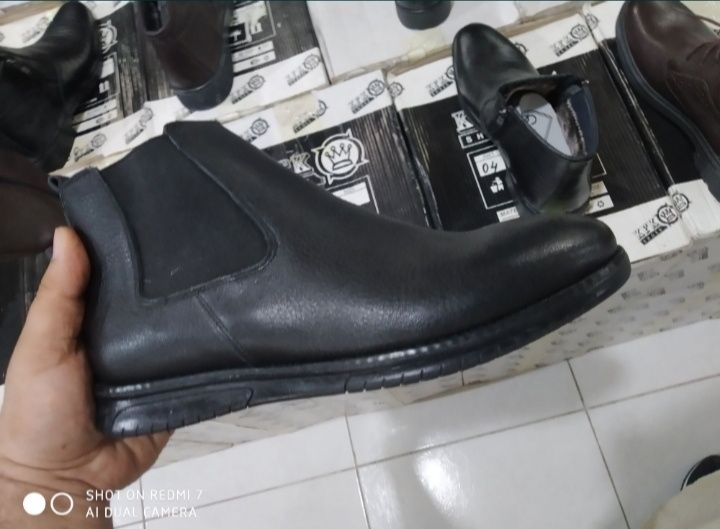 Мужские сапоги утеплённые с мехом из натуральной кожи.