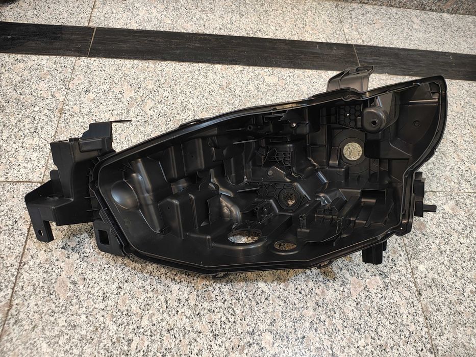 Корпуси за фар Мазда 6 2018г