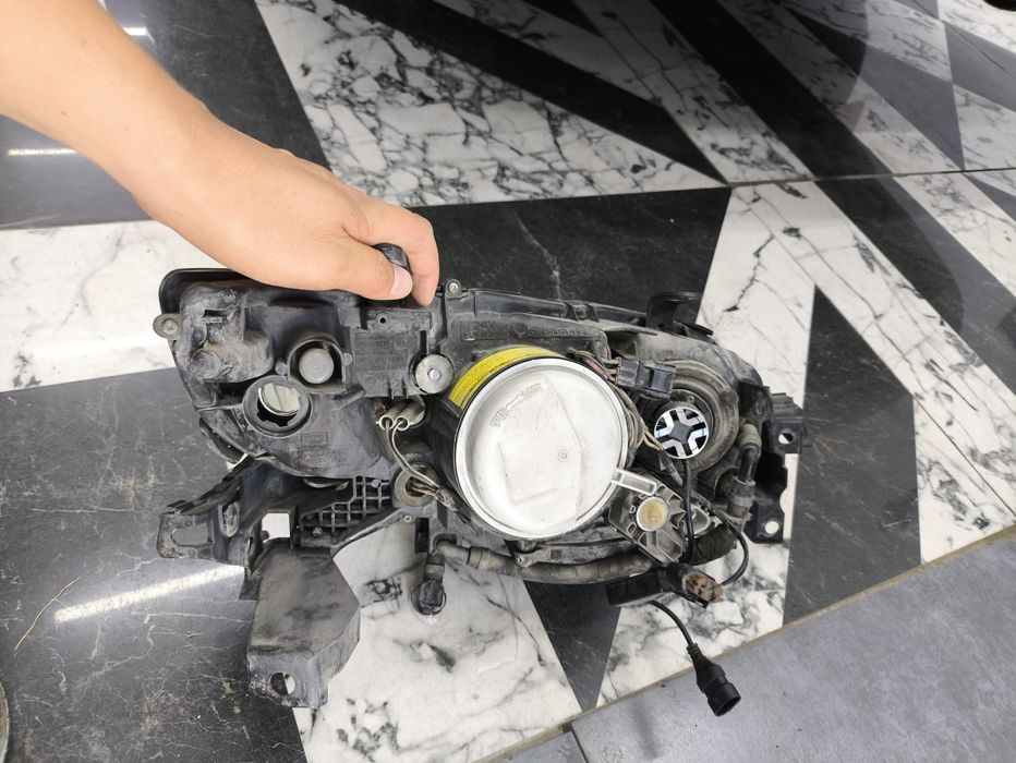 Фара субару аутбэк