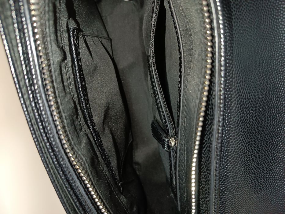 Geantă de umăr Valentino, model Divina, neagră