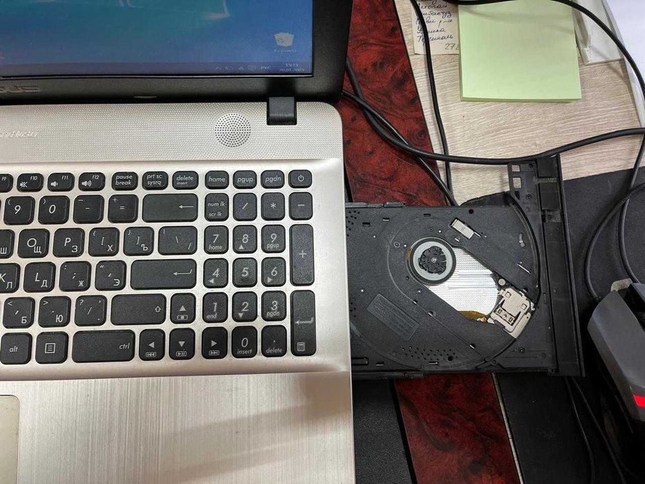 Продам ноутбук ASUS