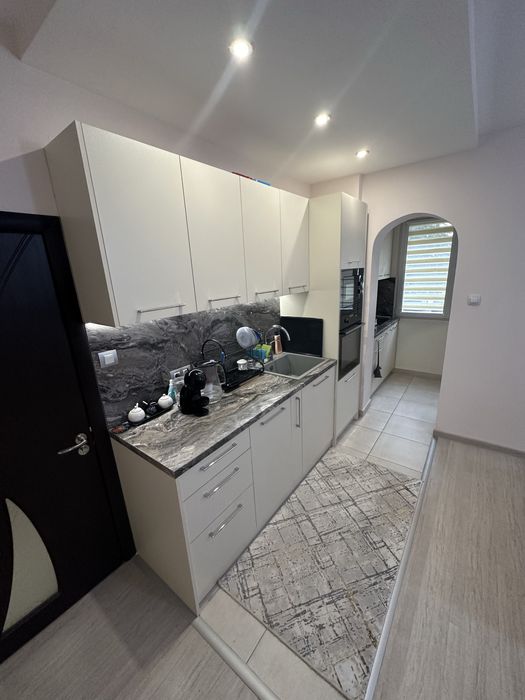 Продава се Тристаен апартамент в Пловдив, Южен - 93 кв.м за 1489 €/кв.м - Снимка #1