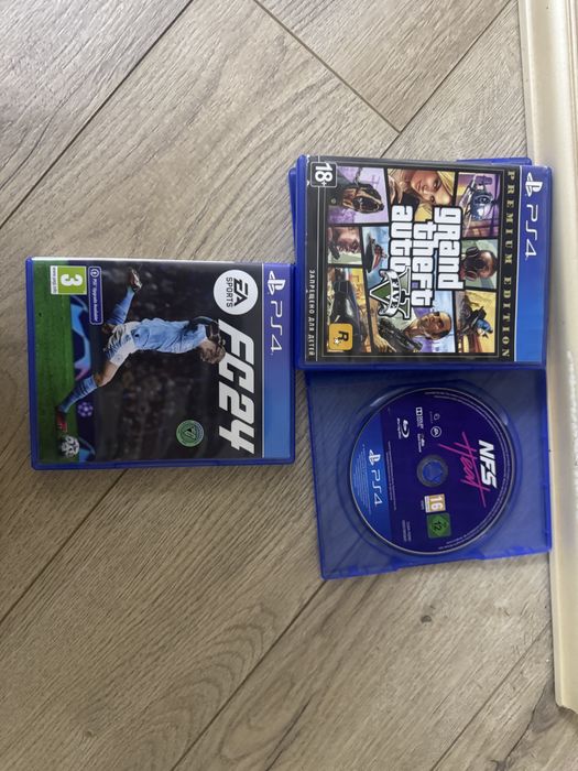 Ps4 с играми и джойстиком