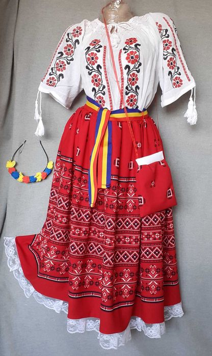 Costum popular pentru adulti marimile L,XL si 2 XL