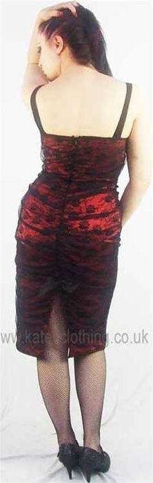 Готическа рокля в червено и черна дантела от UK - Hell Bunny