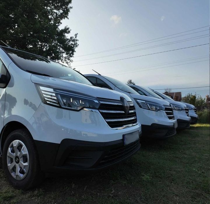 Inchiriere microbuz 7 8 9 locuri,masina 8+1 locuri rent a car 9 sits