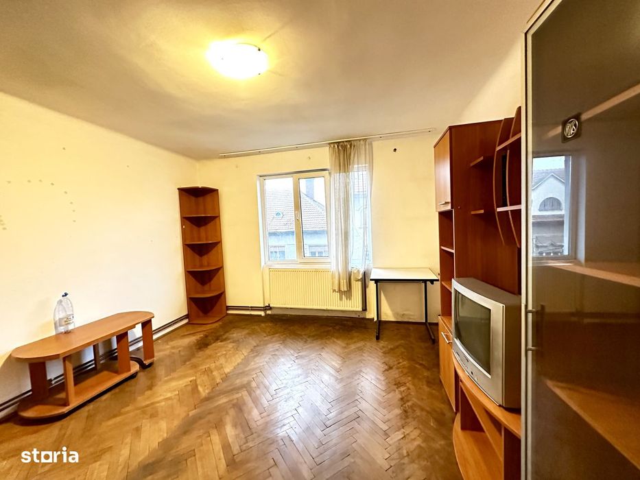 Ap. 2 camere , decomandat , centrala pe gaz - Politehnica
