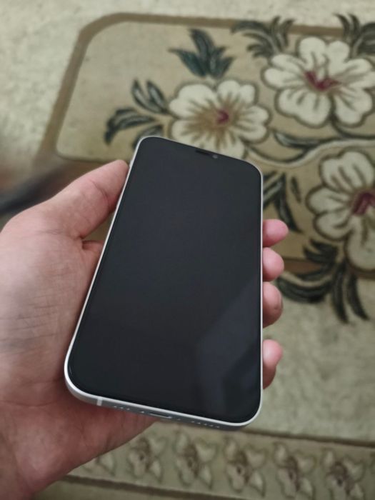 Iphone 12 srochna sotiladi