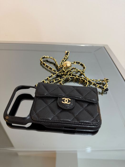 Husă Chanel elegantă și sofisticată