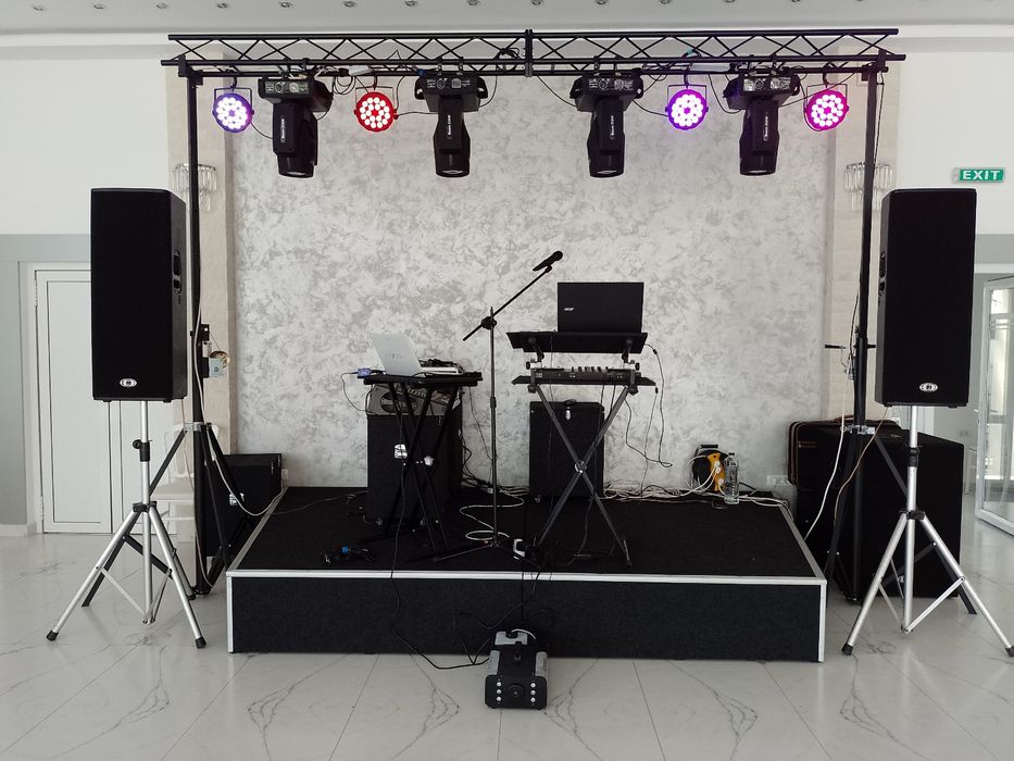 Set Schela de lumini,adaptori și stativ 3500 roni