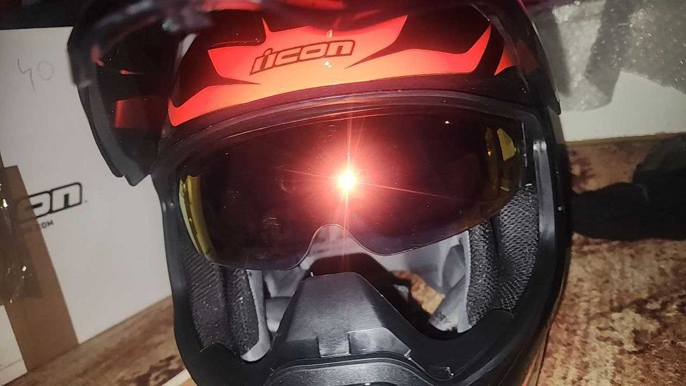 Продам шлем Icon original