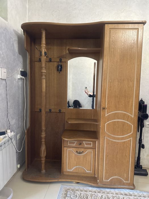 Прихожая шпон срочно продам