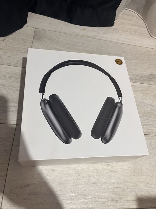 Air pods Max aproape noi