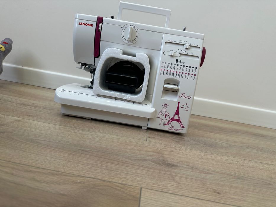 Продается Швейная машина Janome Q-23P