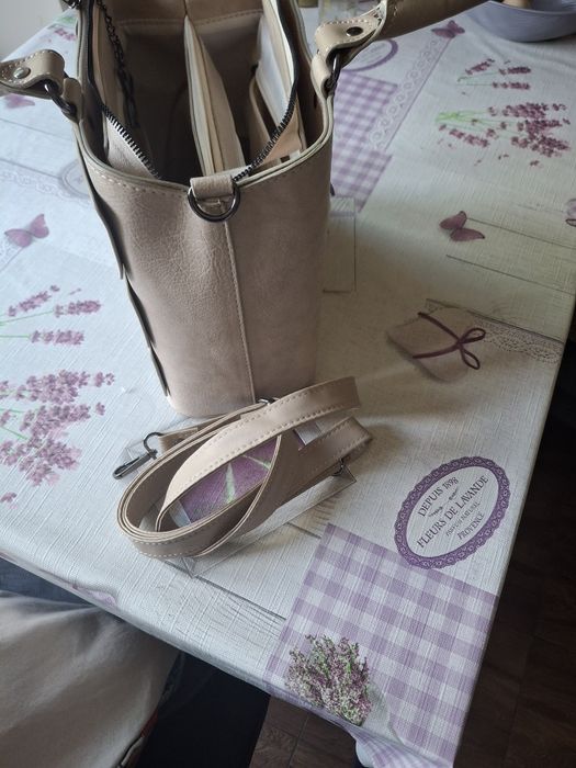 Дамска чанта бежова