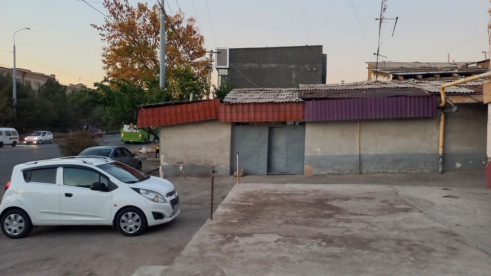 Уй сотилади ер хисобида