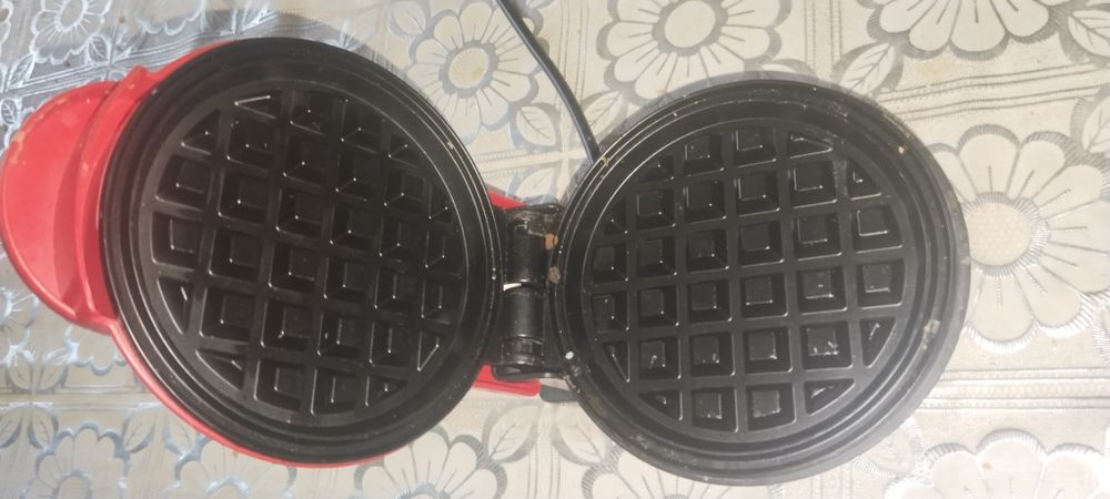 Вафильница продаю